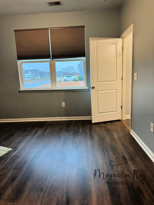 Building Photo - 599 Hay Hill Ln