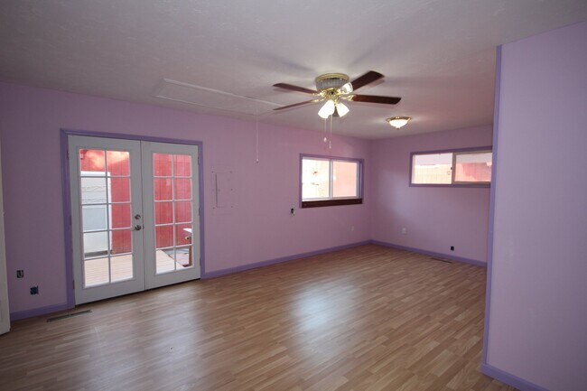 Building Photo - 438 2nd St