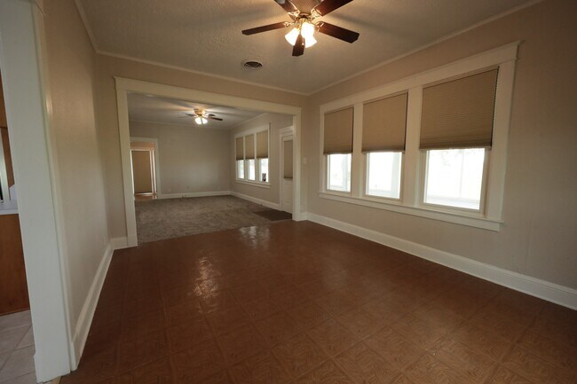 Building Photo - 2389 CR 158