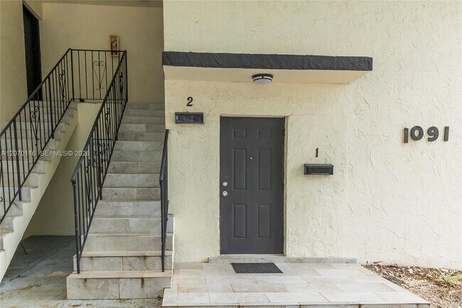 Building Photo - 1091 SW 4th St