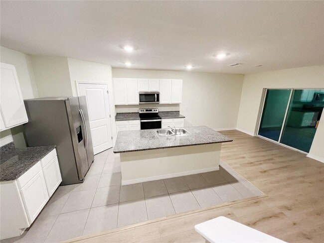 Building Photo - 16336 Little Garden Dr