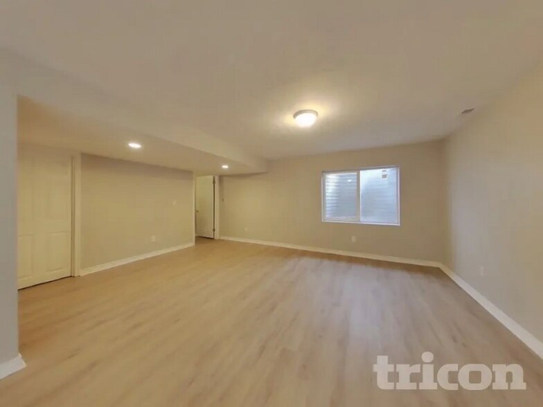 Building Photo - 846 E 900 N