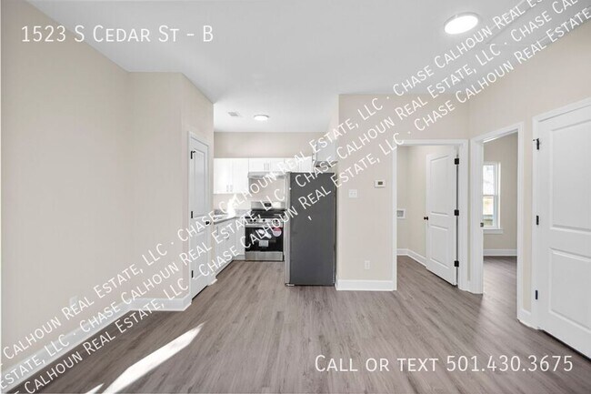 Building Photo - 1523 S Cedar St