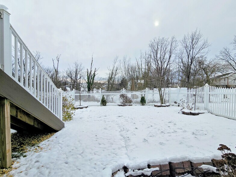 Building Photo - 42 Beverly Dr