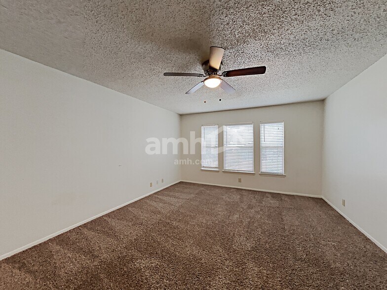 Building Photo - 13352 Pecan Glade