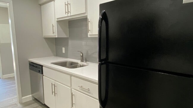 Building Photo - 1200-1202 N OConner Road