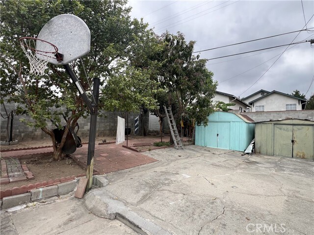Building Photo - 5053 Range View Ave