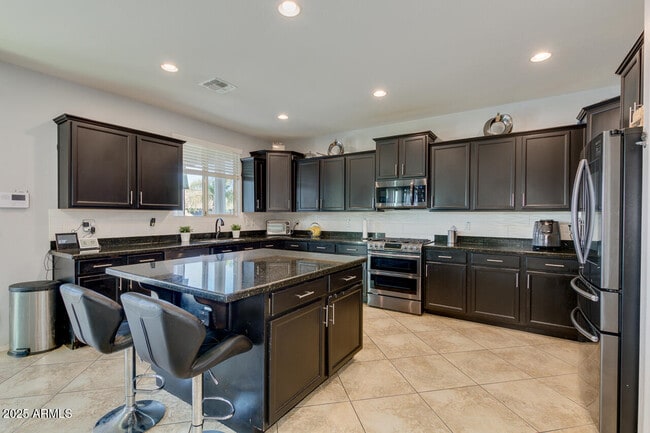 Building Photo - 18472 W Desert Ln