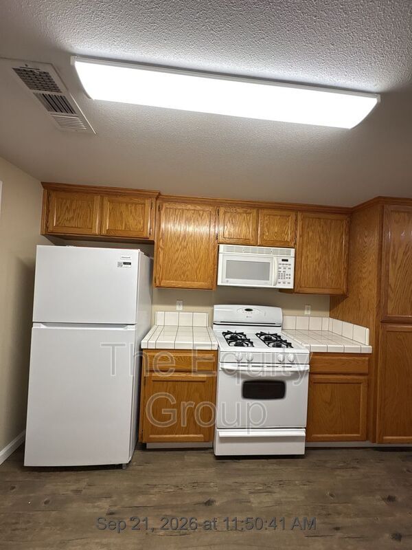 Building Photo - 2322 N Vickie Ct