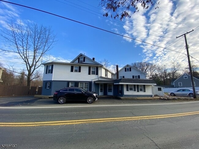 Building Photo - 672 Mt Hope Ave