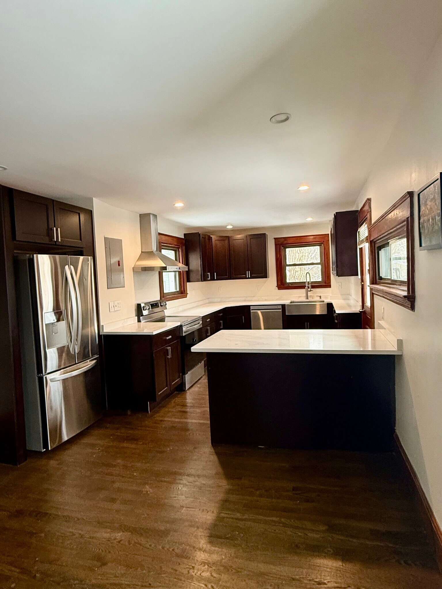 Building Photo - 215 Pearl St