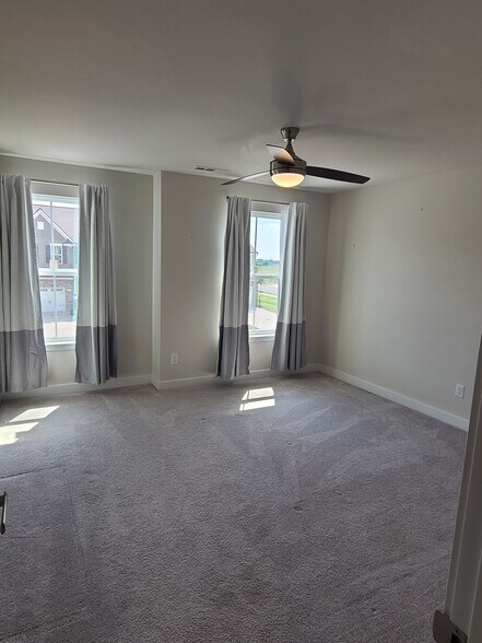 Building Photo - 1430 Carderock Springs Dr