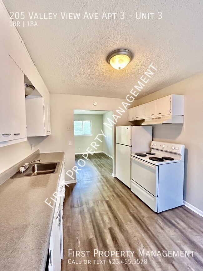 Building Photo - Red Bank Apt: 1Bed/1Bath w/ Laundry Hookups!