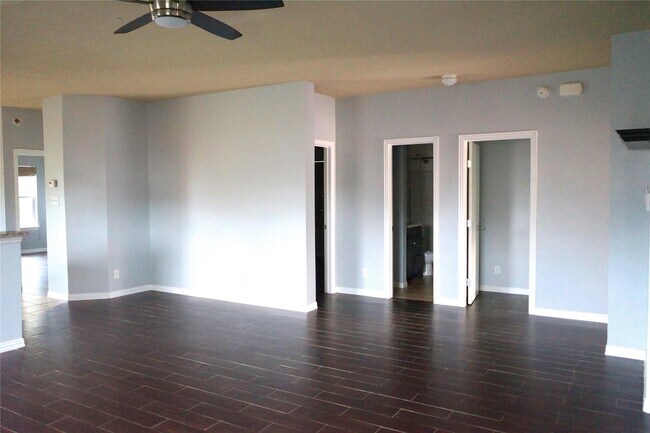 Building Photo - 10710 Barker View Dr
