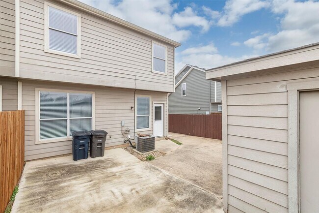 Building Photo - TOWNHOME IN KELLER ISD!