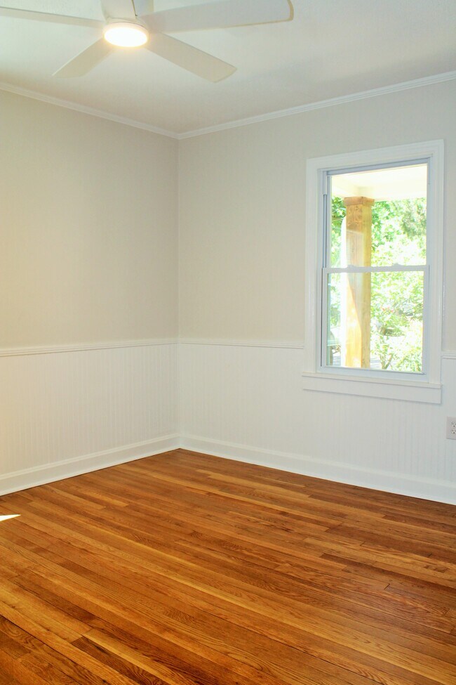 Building Photo - 275 Piney Ln