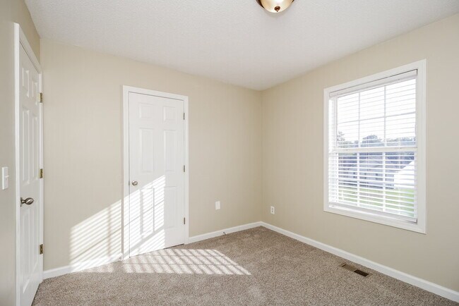 Building Photo - 154 Chief Ct