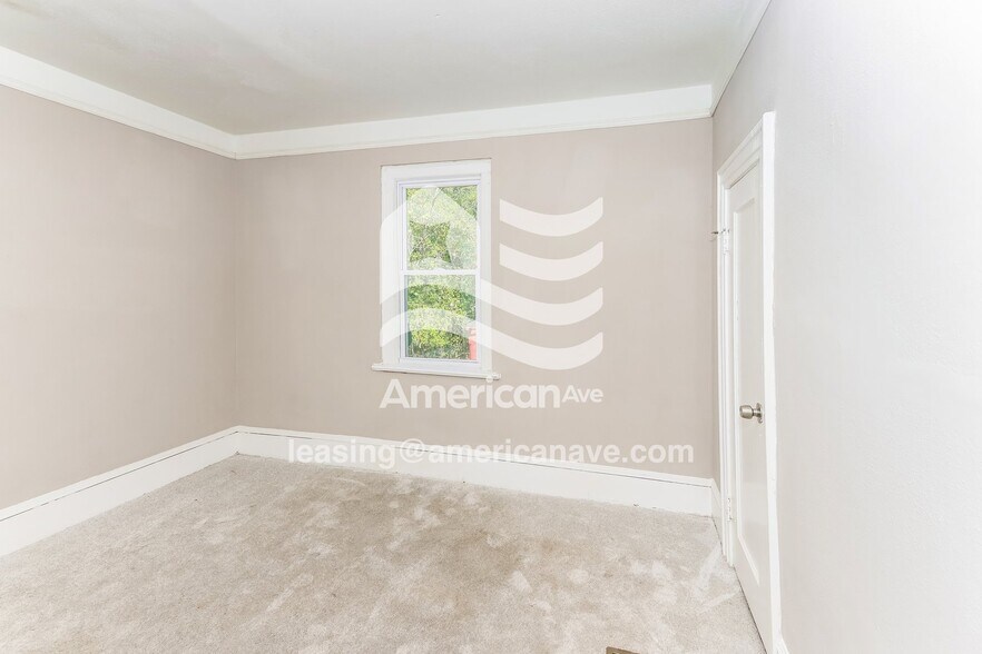 Building Photo - 870 Lynhaven Ave