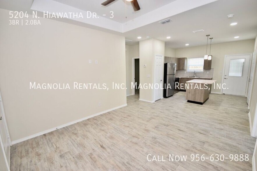 Building Photo - 5204 N Hiawatha Dr