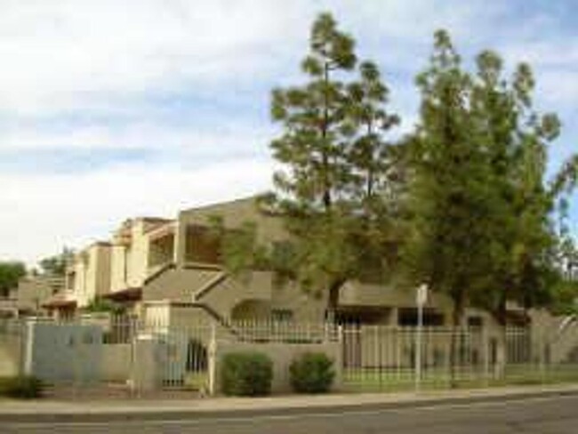 Building Photo - Spacious  1st floor condo in Questa Vida