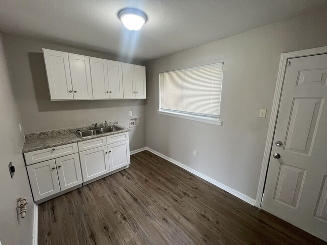 Building Photo - Move In Special!!!! 3 Bedroom 1 Bath home ...