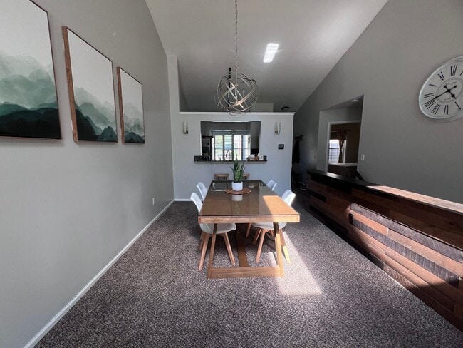 Building Photo - Spacious 3 bedroom Condo In Comstock Park