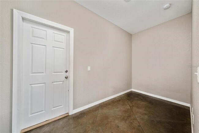 Building Photo - 2893 Whispering Trails Dr