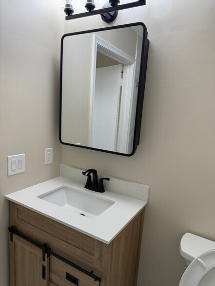 Building Photo - 82 Chambord Ct