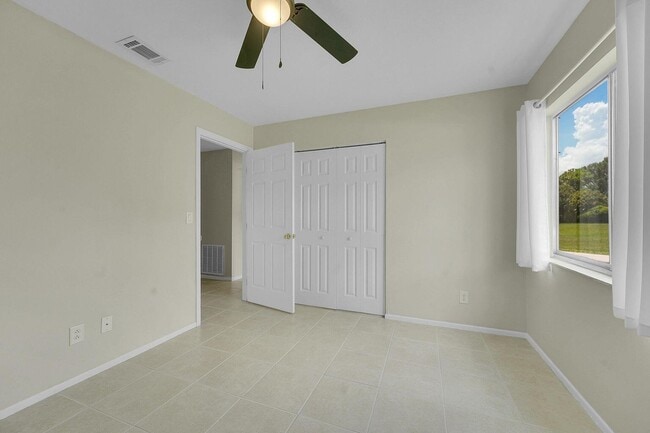 Building Photo - 2073 SE Talwood Ln