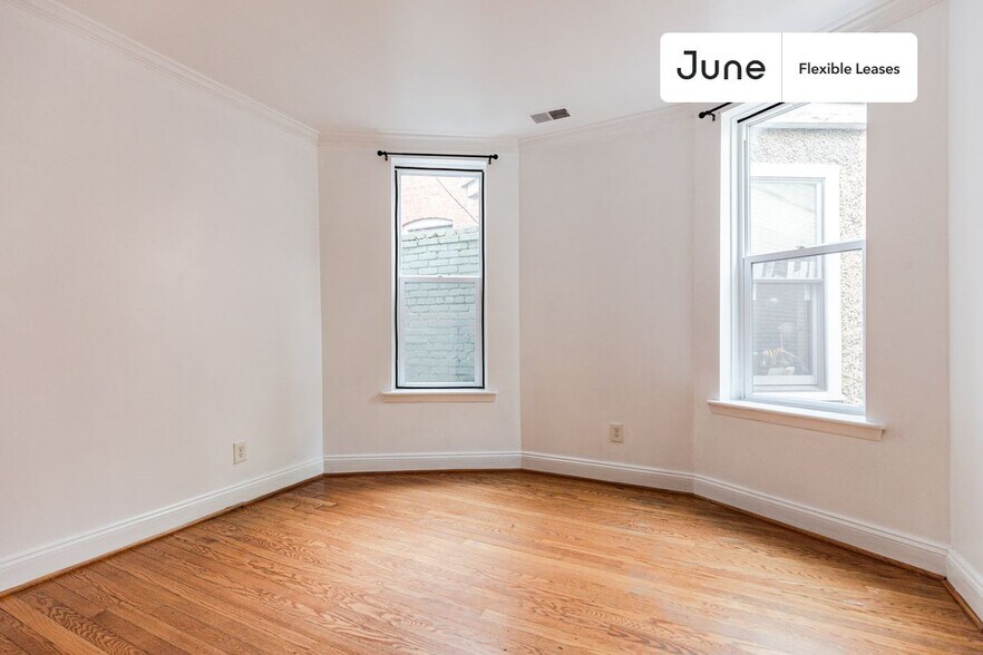Building Photo - 1835 Mintwood Pl NW