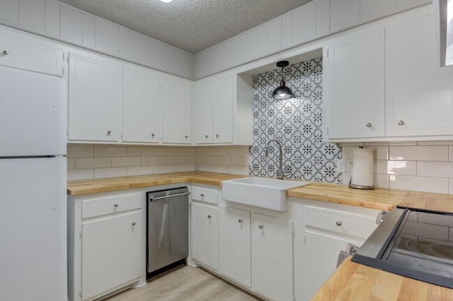 Building Photo - 3610 54th St