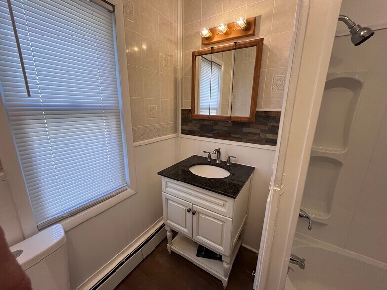 Building Photo - 43 Bunn St