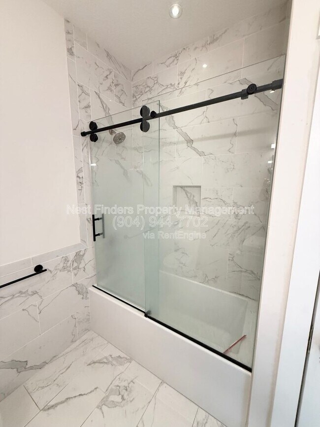 Building Photo - 1733 Memorial Park Terrace