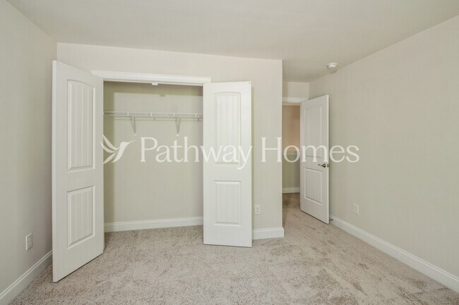 Building Photo - 173 Brixham Lp