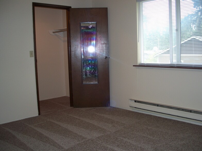 Building Photo - 11020 122nd St E