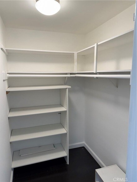 Building Photo - 252 Pineview