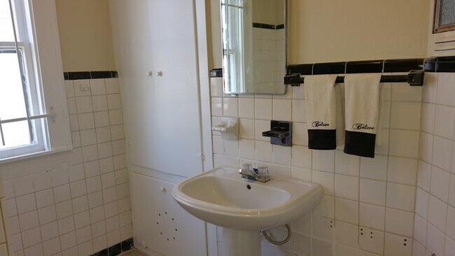 Building Photo - 118 W 28th St