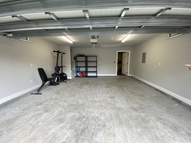 Building Photo - 6841 Nelson St