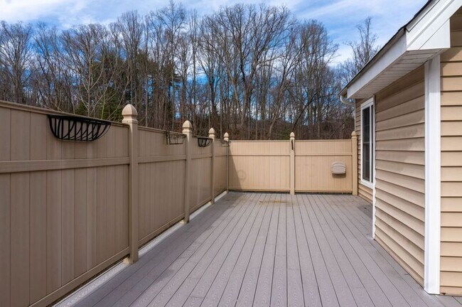 Building Photo - 40 Wayward Path