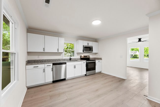 Building Photo - 1155 Cedar Grove Ln