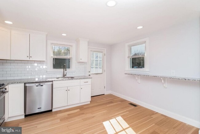 Building Photo - 17 State Rd