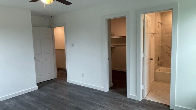 Building Photo - Fall in Love with This Beautiful 3-Bed Home