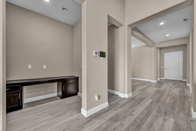 Building Photo - 9545 Hawkshead Rd