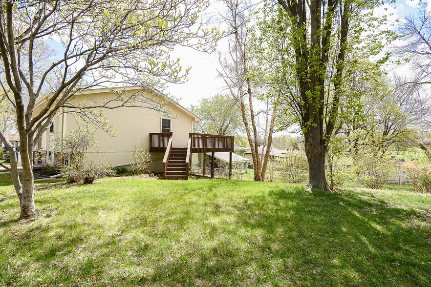 Building Photo - 10205 T Cir
