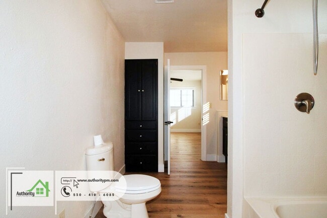 Building Photo - 19250 Hill St