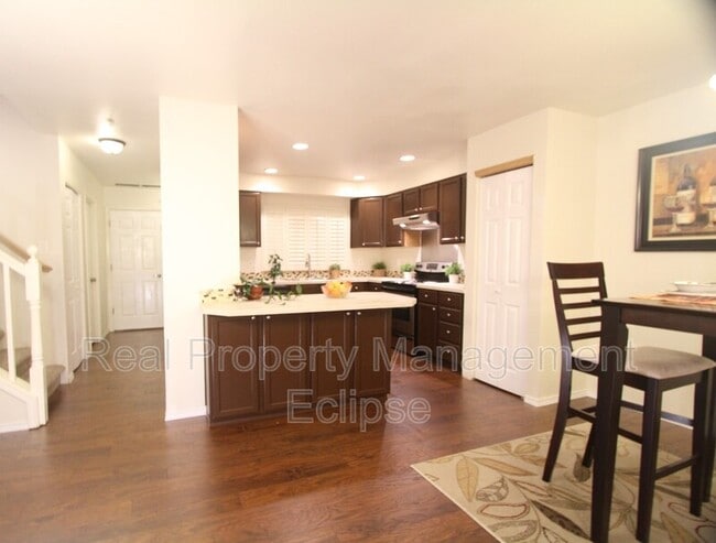 Building Photo - 5710 14th Dr W