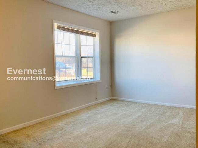 Building Photo - 8627 Reinecke Ct