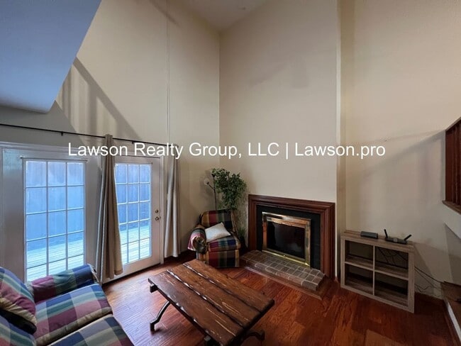 Building Photo - 2217 Jefferson St SW