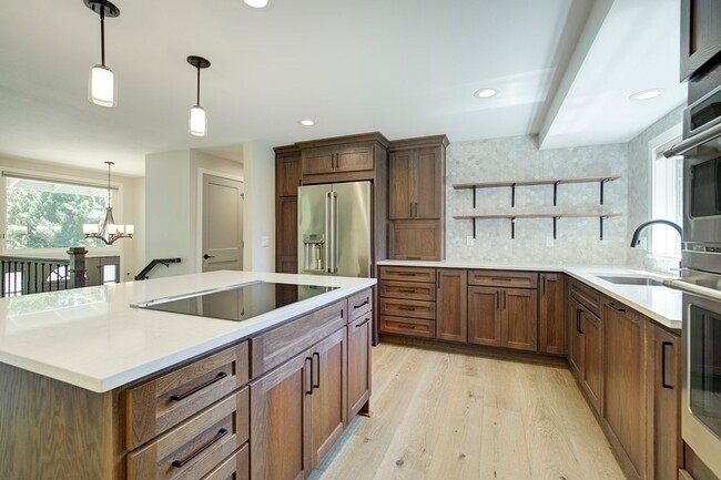 Building Photo - 4Bd/2.5Ba Kirkland House