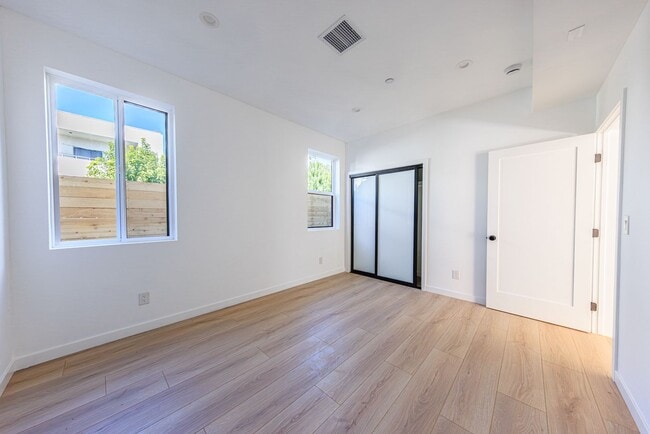 Building Photo - 1954 Purdue Ave